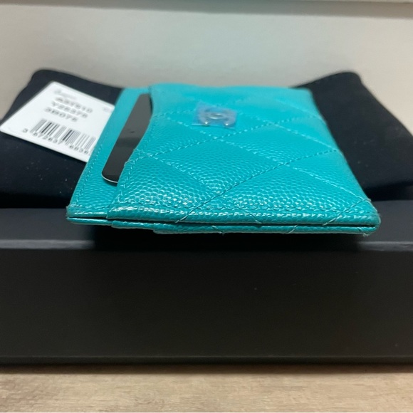 (SOLD) Chanel Quilted Caviar Turquoise Card Holder (2289****) - Picture 4 of 9